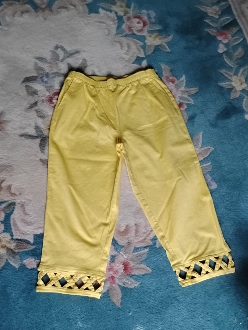 Denim & Co Yellow Lattice Design Capri Pants Elastic Waist Medium